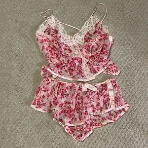 New with tags Victoria Secret two piece set